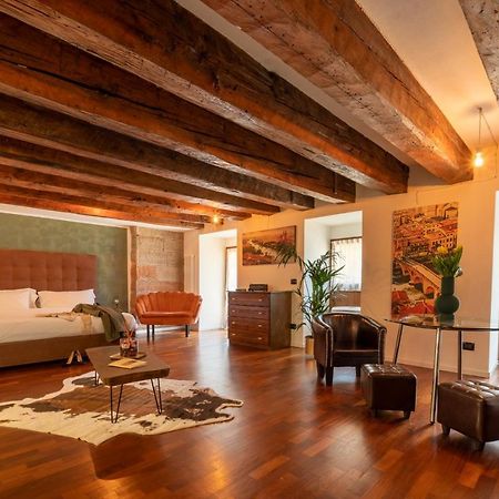 Hotel Aurelia Luxury - Piazza delle Erbe Verona Esterno foto