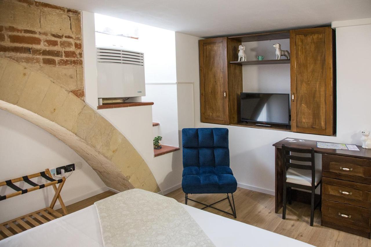 Hotel Aurelia Luxury - Piazza delle Erbe Verona Esterno foto