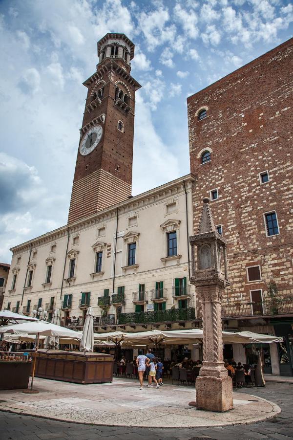Hotel Aurelia Luxury - Piazza delle Erbe Verona Esterno foto
