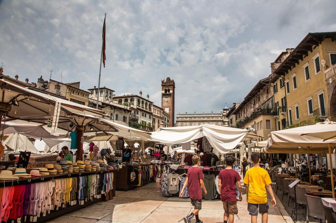 Hotel Aurelia Luxury - Piazza delle Erbe Verona Esterno foto