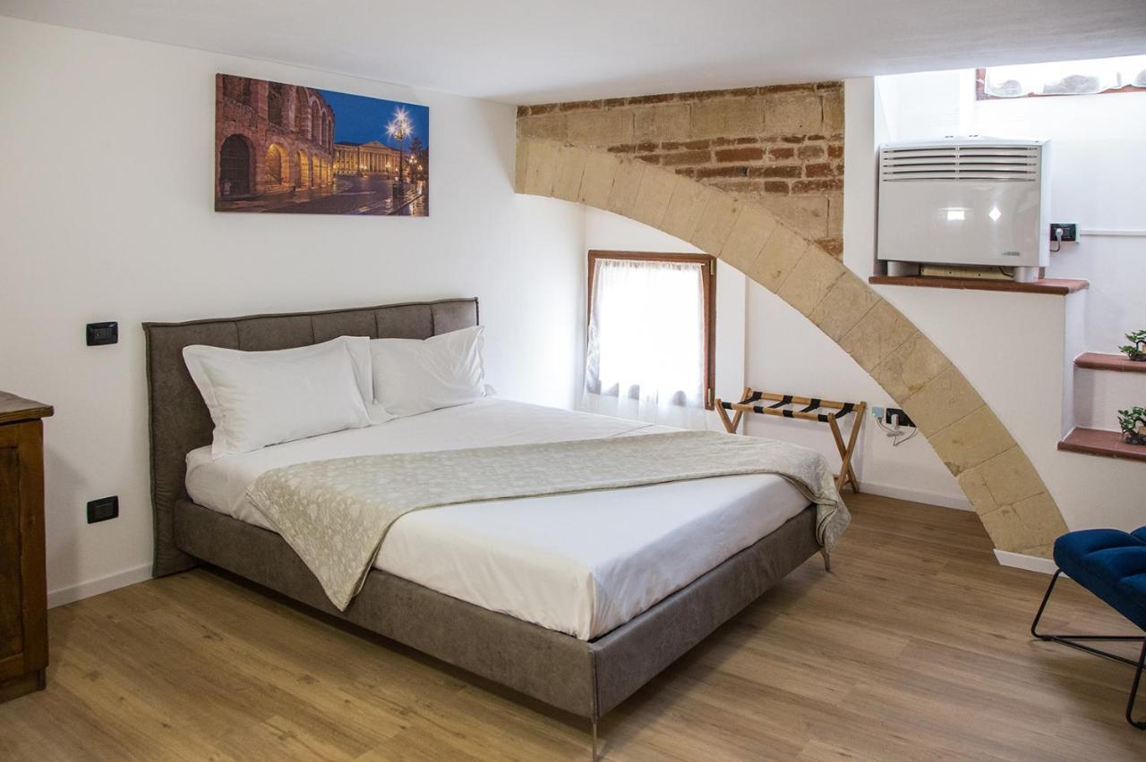Hotel Aurelia Luxury - Piazza delle Erbe Verona Esterno foto