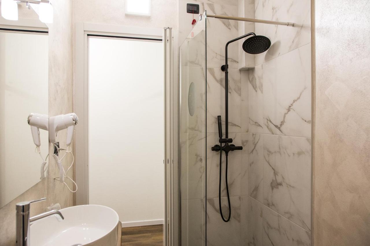 Hotel Aurelia Luxury - Piazza delle Erbe Verona Esterno foto