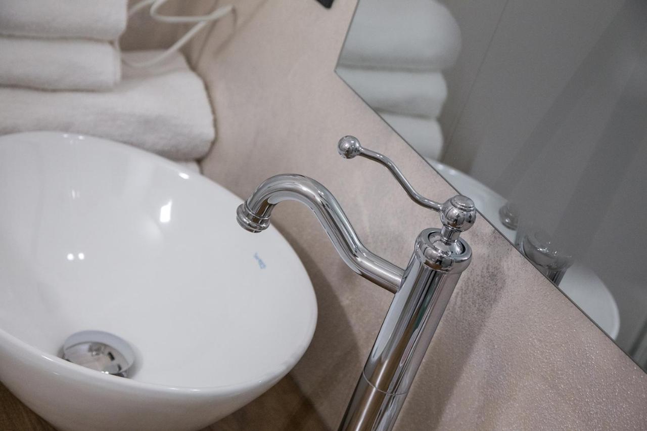 Hotel Aurelia Luxury - Piazza delle Erbe Verona Esterno foto