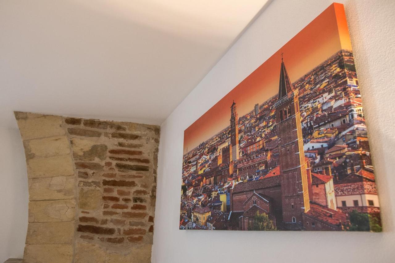 Hotel Aurelia Luxury - Piazza delle Erbe Verona Esterno foto