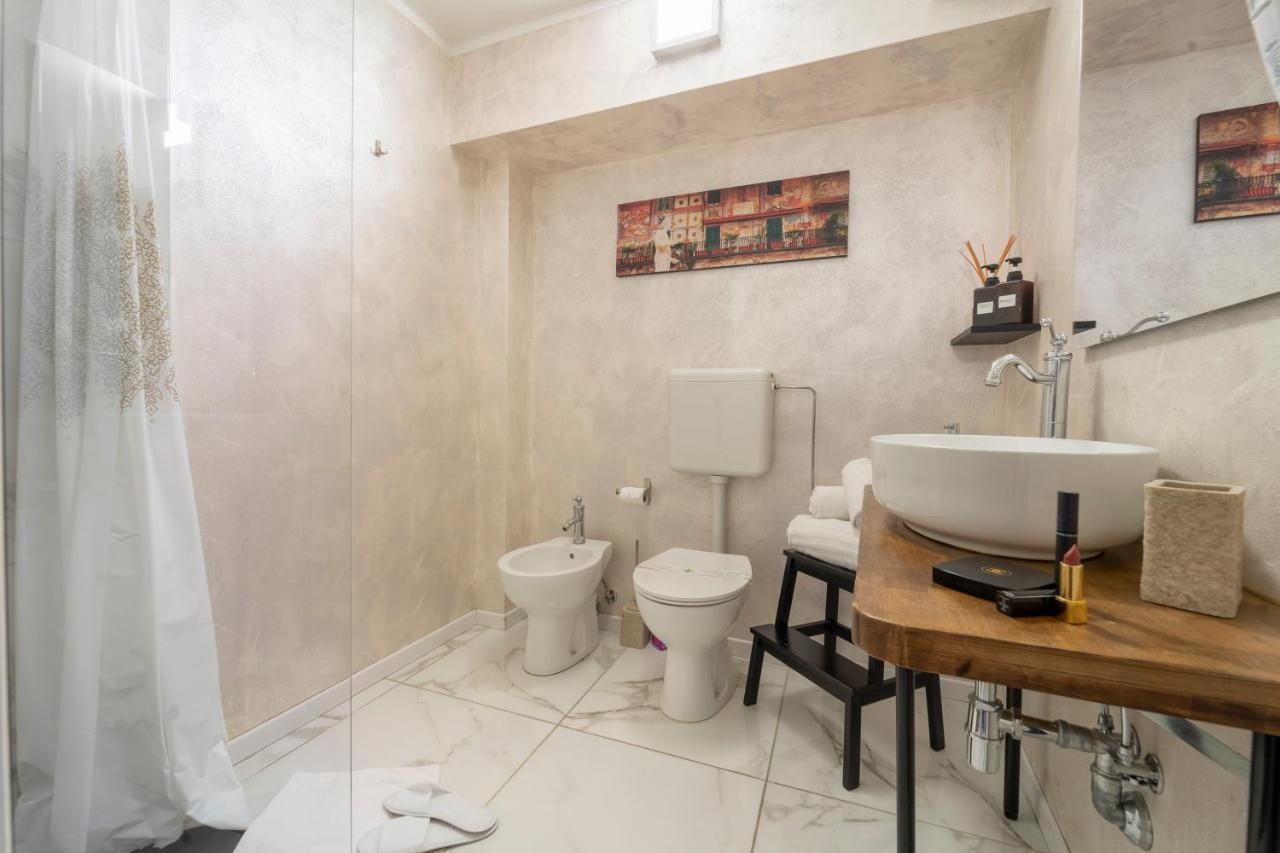 Hotel Aurelia Luxury - Piazza delle Erbe Verona Esterno foto