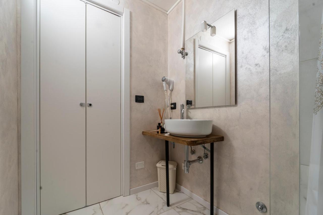 Hotel Aurelia Luxury - Piazza delle Erbe Verona Esterno foto
