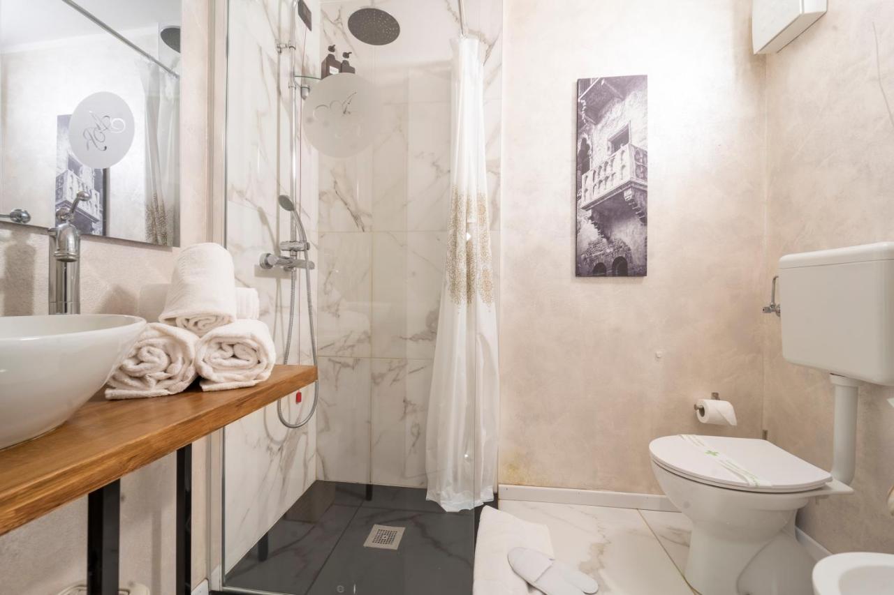 Hotel Aurelia Luxury - Piazza delle Erbe Verona Esterno foto