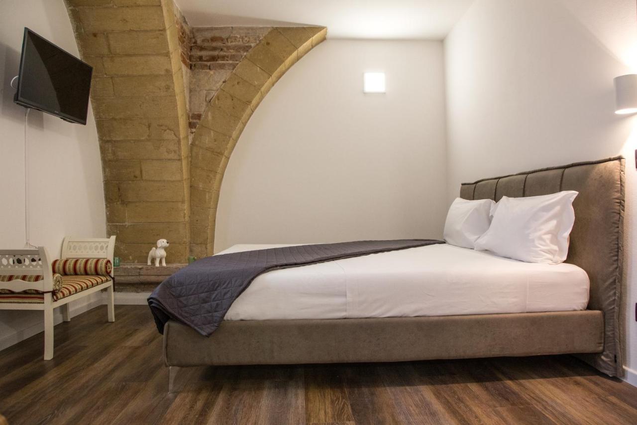 Hotel Aurelia Luxury - Piazza delle Erbe Verona Esterno foto